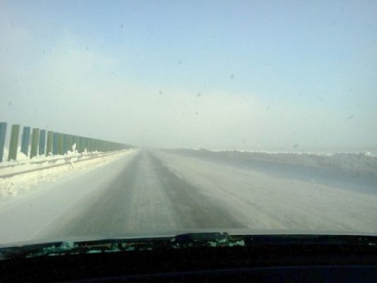 Autostrada Soarelui, închisă din cauza zăpezii şi a viscolului